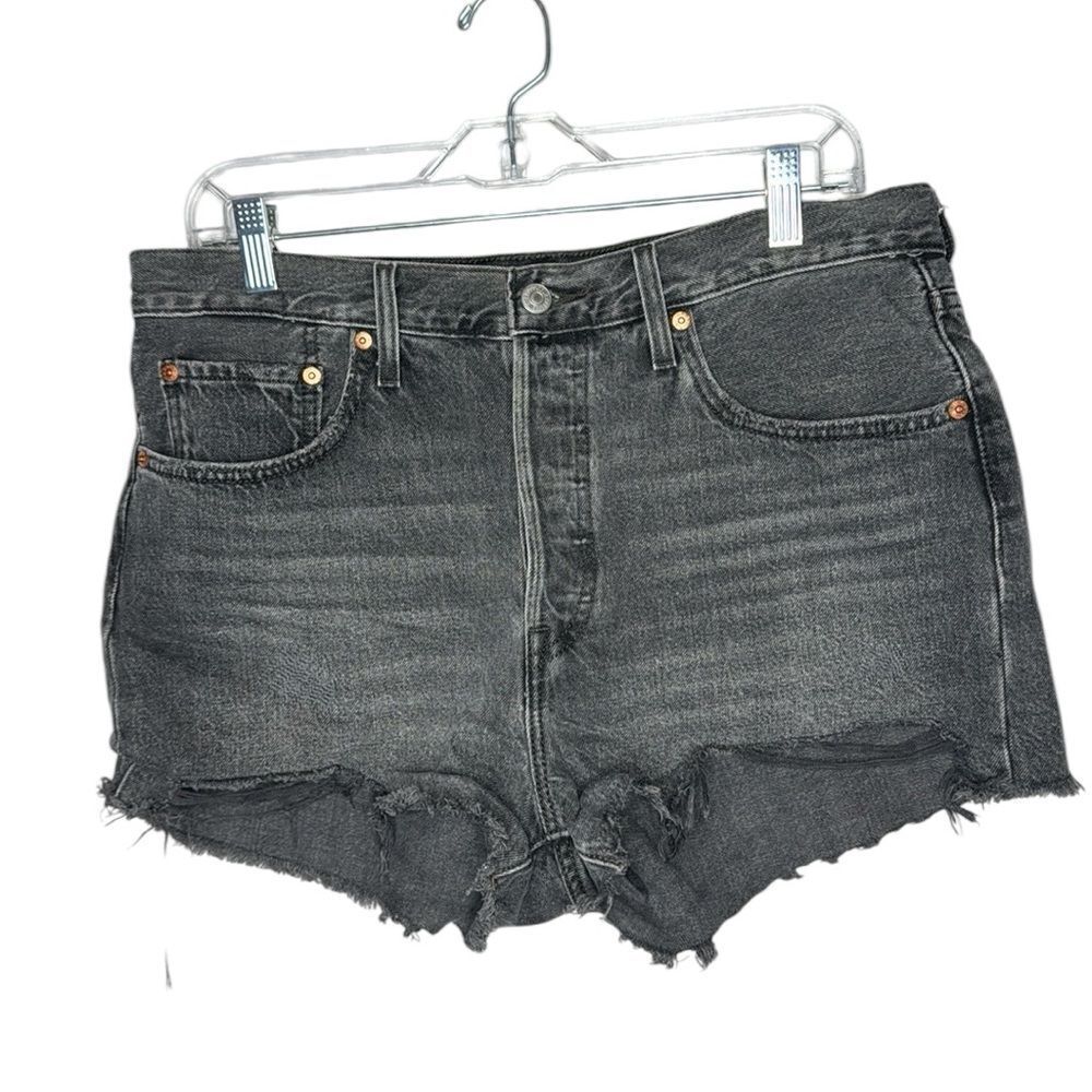 Levi’s 501 Charcoal Grey Denim Raw Hem‎ High Rise Button Fly Shorts. Size 31.